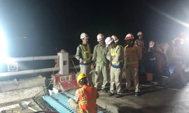 Vật liệu siêu đông cứng được ứng dụng sửa chữa khi giãn cầu Thanh Trì, Hà Nội