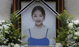 Tang lễ nữ ca sĩ qua đời ở tuổi 30