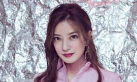 Triệu Vy bị phong tỏa tài sản 