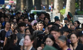 Dòng người xếp hàng viếng Tổng Bí thư Nguyễn Phú Trọng 