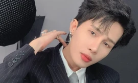 Jack và dàn sao bán lightstick giá triệu đồng, fan vẫn chi mạnh vì điều gì?