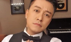 Video Tuấn Hưng đột nhiên mất giọng trên sân khấu