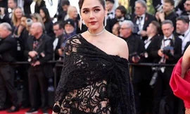 Cannes ngày ba: Người đẹp Thái Lan gây sốc với trang phục xuyên thấu 