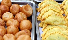 Ngày lạnh đi ăn quẩy nóng, bánh gối lót dạ