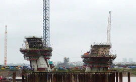 Dầm cầu Nhật Tân xuất hiện các vết nứt