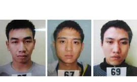 Dùng ôtô làm lá chắn, 2 nhóm côn đồ vãi đạn vào nhau