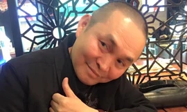 Chiếc đồng hồ Xuân Hinh cầm trên tay là sản phẩm của thương hiệu EPOS, với mức giá khoảng hơn 30 triệu đồng