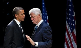 Cựu Tổng thống Mỹ Barack Obama (trái) và cựu Tổng thống Mỹ Bill Clinton. (Nguồn: Digital Trends)