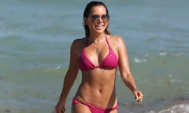 Người đẹp Hà Lan khoe dáng gợi cảm hết nấc với bikini 