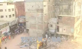 Hiện trường vụ sập khách sạn tại Indore. Ảnh: ANI/TTXVN 