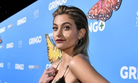 Con gái Michael Jackson mặc váy khoét sâu, khoe hình xăm giữa ngực