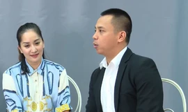 Khánh Thi- Chí Anh chấp nhận những hệ lụy để đòi lại sự công bằng cho học trò. Trước đó, họ cùng xuất hiện trong clip livestream để chia sẻ về vụ việc này.