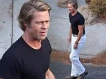 Lộ ảnh Brad Pitt điển trai, lãng tử với thời trang của thập niên 1960s