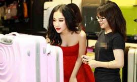 Angela Phương Trinh - Em 'anh trai mưa' Bùi Tiến Dũng khoe vẻ bốc lửa