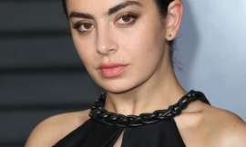 Sao nữ diện đầm hở bạo, 'thiêu cháy' tiệc hậu Oscar 2018