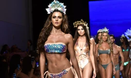 Dàn "chân dài" khoe dáng tuyệt đẹp với bộ sưu tập áo tắm của Vichi