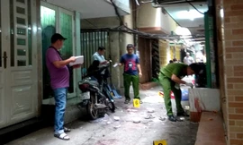 Công an khám nghiệm hiện trường. Ảnh: Thái Linh. 