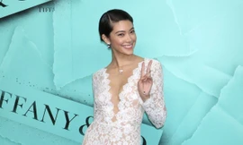 Siêu mẫu Nhật Bản xinh đẹp, lấp ló vòng 1 gợi cảm hút mắt