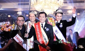 Các quý ông đội vương miện, tay cầm kiếm bị cho là quá... sến.