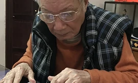 92 tuổi, NSND Trần Bảng vẫn vào facebook nhanh nhoay nhoáy