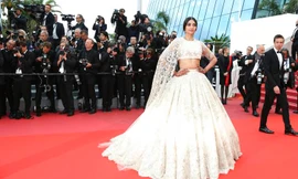 Kiều nữ Ấn Độ lộng lẫy nổi bật, hút 'rừng' ống kính tại Cannes