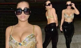 Mặc nội y gợi cảm dạo phố, nữ diễn viên Katie Salmon 'đốt' ánh nhìn