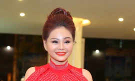 Sau scandal, Lê Giang lần đầu xuất hiện trong tiệc cưới Lâm Khánh Chi