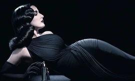 Dita Von Teese phô đường cong 'vạn người mê' khó rời mắt