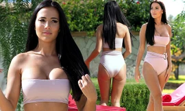 Yazmin Oukhellou thả dáng gợi cảm mê hoặc với áo tắm màu nude