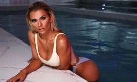 Ngất ngây ngắm body 'bỏng rẫy' của sao truyền hình Anh quốc