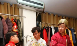  Xuân Bắc và cậu con trai Bi Béo-Một nhân vật đặc biệt trong chương trình, góp phần làm nổi bật chủ đề về nhân sự, chạy chức chạy quyền. Ảnh: Nhật Minh