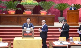 Giới thiệu nhân sự kiện toàn chức danh Chủ tịch UBND tỉnh Hòa Bình