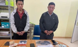 Bắt hai ‘thương lái’ mật gấu giả 