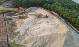 Yêu cầu dừng khai thác đối với mỏ cát ở Lào Cai