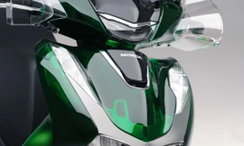 Honda SH Vetro với 'lớp áo' màu xanh thủy tinh trong suốt