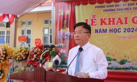 Phó Thủ tướng Lê Thành Long dự khai giảng năm học mới tại trường vùng cao Hòa Bình