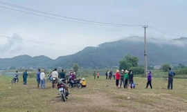 Phát hiện thi thể người đàn ông trên suối cùng chiếc thuyền đánh cá