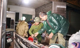 Phát hiện nhiều vết nứt dài, Hòa Bình di dời khẩn cấp hơn 40 hộ dân trong đêm