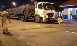 Lực lượng chức năng xử lý vụ việc.