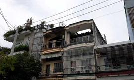 Tầng 3 căn nhà cháy đen khiến một người chết.