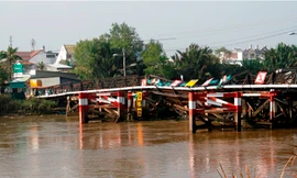 Tận thấy những cây cầu 'chờ sập' ở Sài Gòn