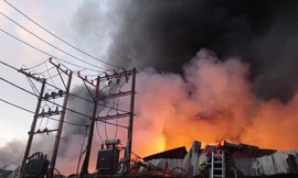 Cháy kinh hoàng trong khu công nghiệp ở Sài Gòn