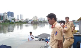 Lực lượng chức năng xử lý vụ việc.