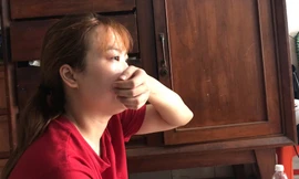 Hân bật khóc khi nhắc đến công việc của anh trai mình.