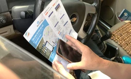 Ngày 1/8, Sở GTVT TPHCM chính thức thực hiện thu phí đỗ xe dưới lòng đường từ 25-40.000 đồng/h đầu đối với 23 tuyến đường ở quận 1, 5, 10 thay vì mức phí 5.000 đồng/lượt như trước đây.