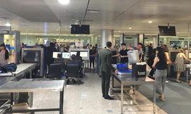 Hai vợ chồng bị phạt vì mang 200 triệu xuất cảnh mà không khai báo.