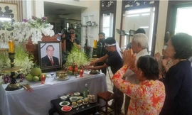 Người dân nghẹn ngào trước sự ra đi của nguyên Thủ tướng Phan Văn Khải