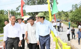 Những cây cầu kết nối vùng nông thôn được đưa vào sử dụng.