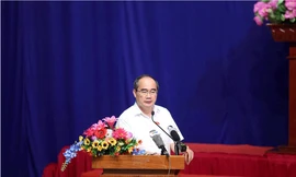 Toàn cảnh buổi tiếp xúc cử tri quận 2 'nóng' với vấn đề Thủ Thiêm