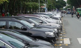 Từ ngày 1/8, TPHCM thu phí đỗ xe dưới lòng đường.